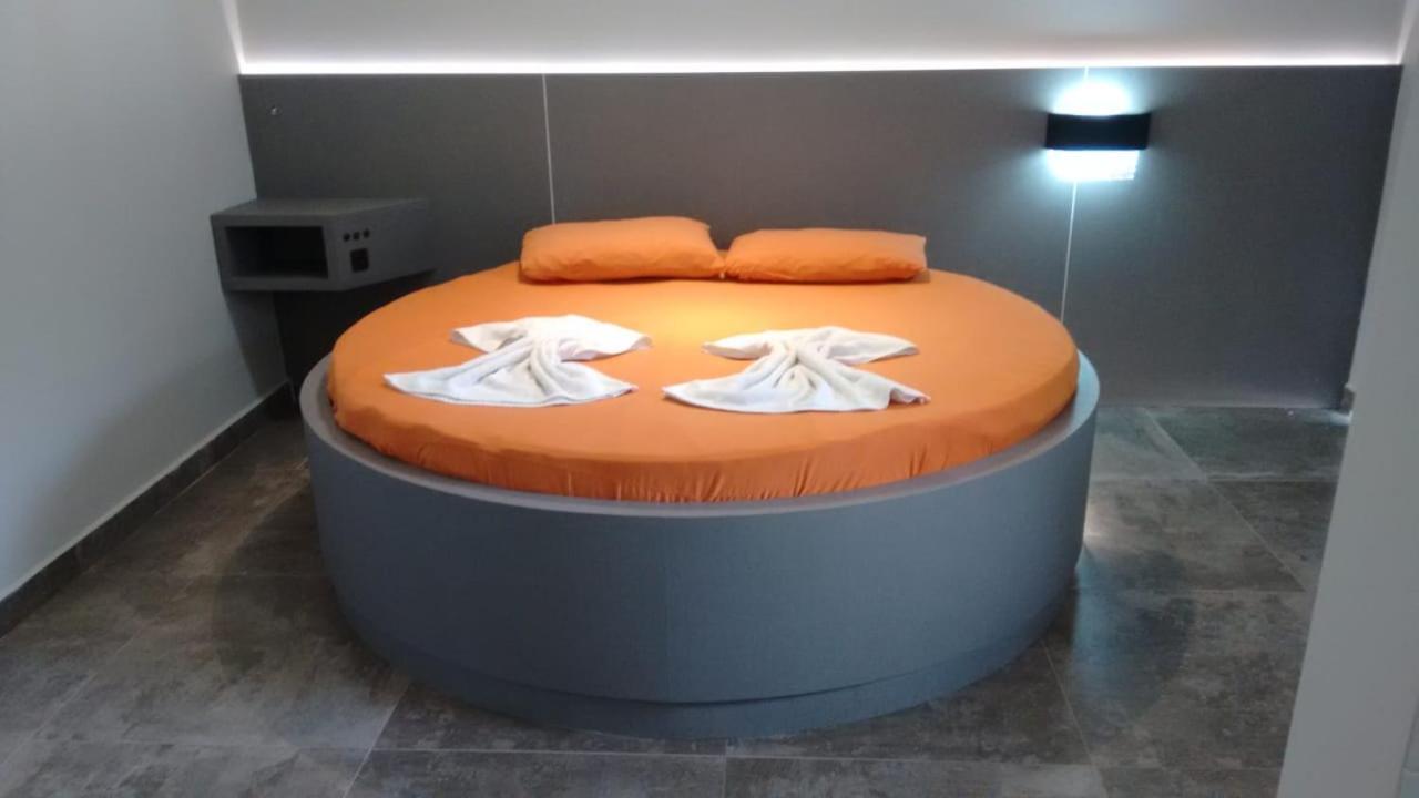 Motel Passione (Adults Only) Pinhais ภายนอก รูปภาพ
